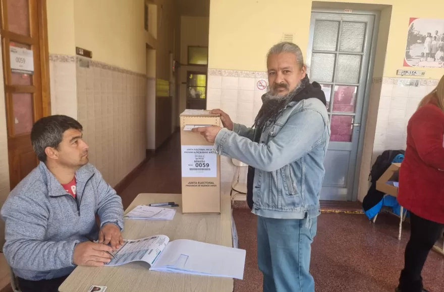 Elecciones 2025: Eduardo Molina votó y criticó la ausencia del pueblo en las urnas