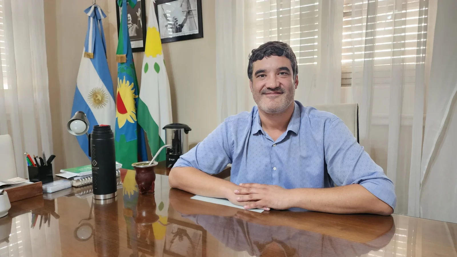 Fernando Raitelli, intendente de Brandsen, durante una entrevista radial analizando la situación económica y la gestión municipal