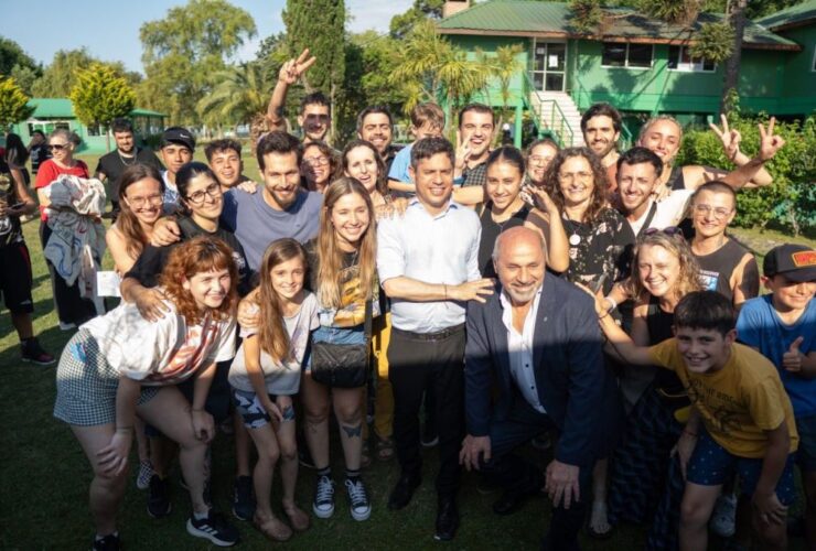 Acto inaugural de la temporada de verano 2025/26 en Punta Lara con la presencia de Mario Secco y Axel Kicillof.