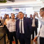 Sala Real Time Operations Room de YPF en la Refinería La Plata con monitoreo integral de operaciones en tiempo real