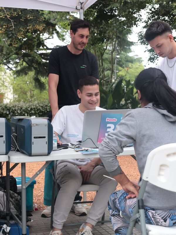 Se realizó la Jornada de Pase Libre Multimodal en Plaza Brandsen