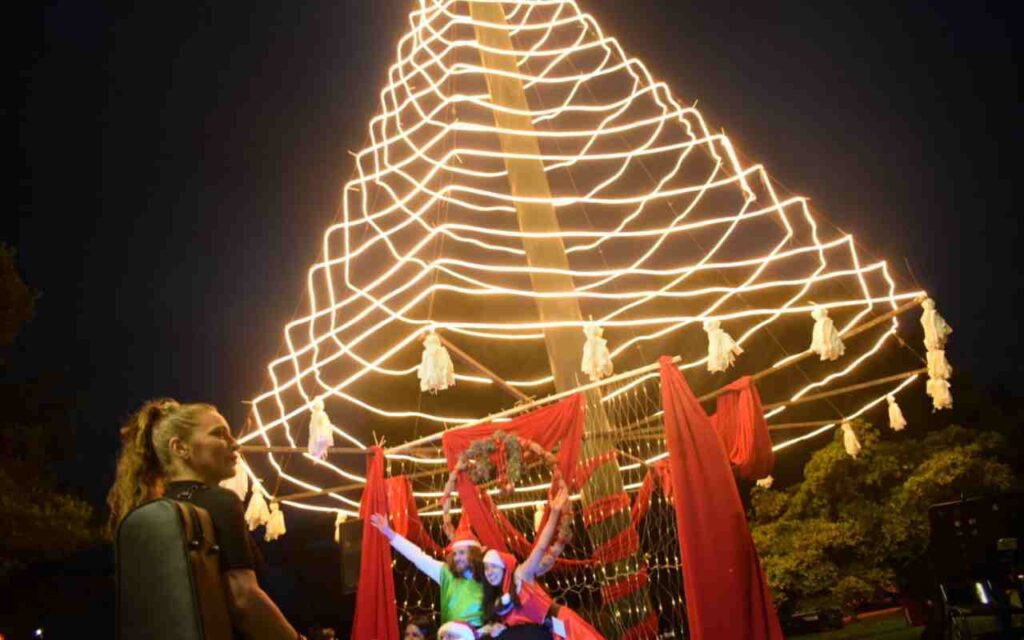 Encendido del Árbol de Navidad en Berisso reunió a cientos de familias