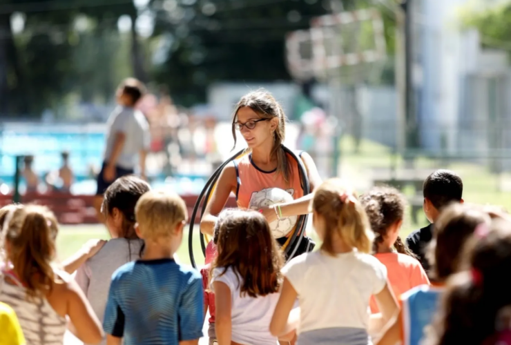 Inscripción a las Escuelas Abiertas de Verano en Berisso con actividades educativas y recreativas para chicos y adolescentes