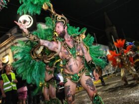 Carnaval Brandsen 2026 con desfile de comparsas en avenida Mitre