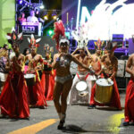 Carnaval en Magdalena con comparsas, música y familias disfrutando de una fiesta popular con entrada libre durante febrero de 2026