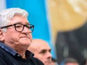 Movilización de trabajadores del Astillero Río Santiago en Ensenada en reclamo salarial y contra el ajuste