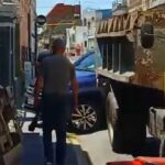 Camión identificado con el Ministerio de Desarrollo Humano durante un presunto reparto de alimentos investigado por la Justicia en la ciudad de Paraná.