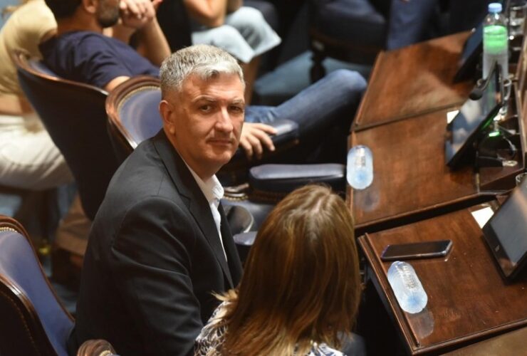 Julio Alak junto a dirigentes del peronismo platense en un contexto de reorganización del PJ La Plata y disputa interna con La Cámpora.