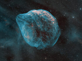 fotografía astronómica de cielo nocturno con nebulosa y estrellas en concurso del Instituto de Astrofísica de La Plata