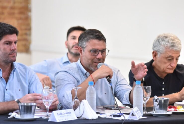 Lisandro Hourcade participando del encuentro regional de intendentes convocado por la CAF en Chascomús.