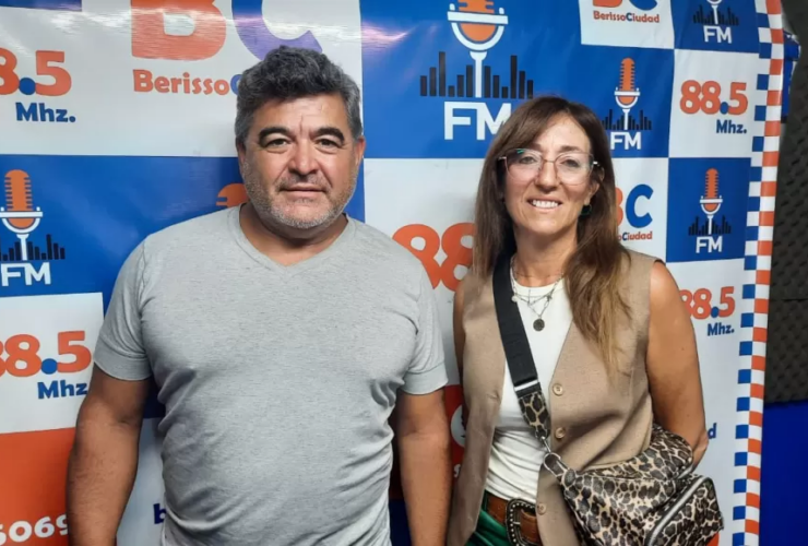 osé Luis Redondo y Jorgelina Sampedro presentan el Encuentro Internacional de Danzas Folklóricas en Berisso.