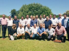 Intendentes de la Unión Cívica Radical reunidos en Brandsen durante el encuentro del Foro de Intendentes Radicales de la provincia de Buenos Aires.