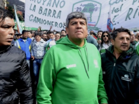 Asamblea de trabajadores de Esur con Pablo Moyano advirtiendo paro provincial y movilización a Gobernación en defensa de los recolectores