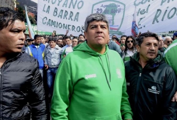 Asamblea de trabajadores de Esur con Pablo Moyano advirtiendo paro provincial y movilización a Gobernación en defensa de los recolectores