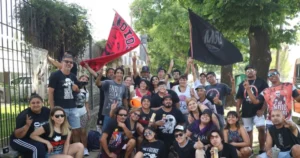 Convocan a una movilización en La Plata para despedir al Indio Solari tras su muerte: ¿cuándo y dónde será?