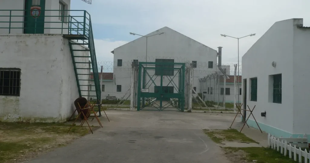 Separaron a 10 penitenciarios de Magdalena acusados de tortura y abusos