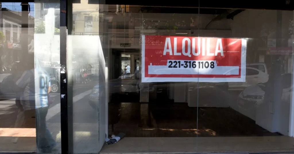 La actividad económica volvió a caer en La Plata y acumula dos trimestres seguidos en baja