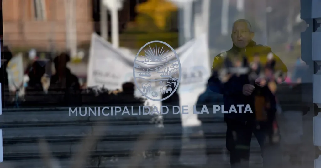 Confirman 19 detenidos en la Municipalidad de La Plata en medio de los incidentes con cooperativistas