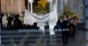 Confirman 19 detenidos en la Municipalidad de La Plata en medio de los incidentes con cooperativistas