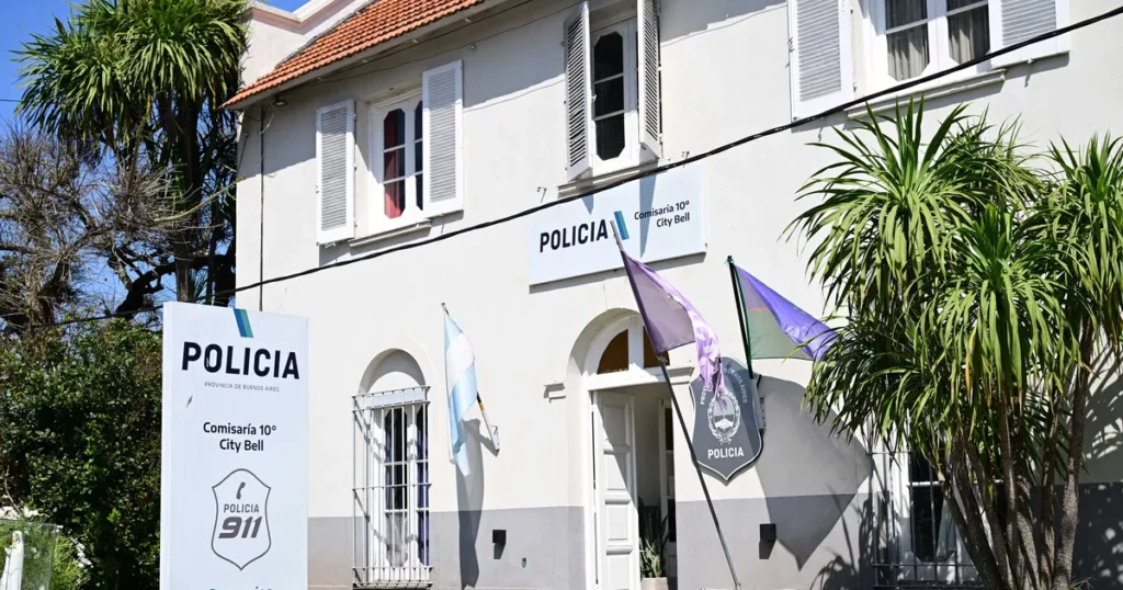 Avanza en el Concejo Deliberante de La Plata un proyecto para reforzar las 16 comisarías con más patrulleros