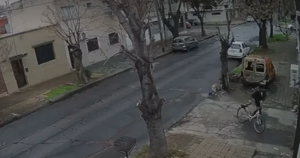 Identificaron a una de las víctimas del incendio fatal en La Plata y buscan a un hombre clave
