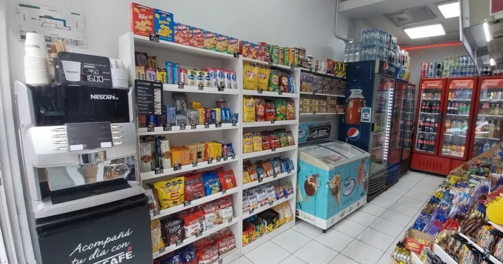 Cierra un conocido minimarket de La Plata y su dueña se despidió de los clientes: “Cuesta soltar”