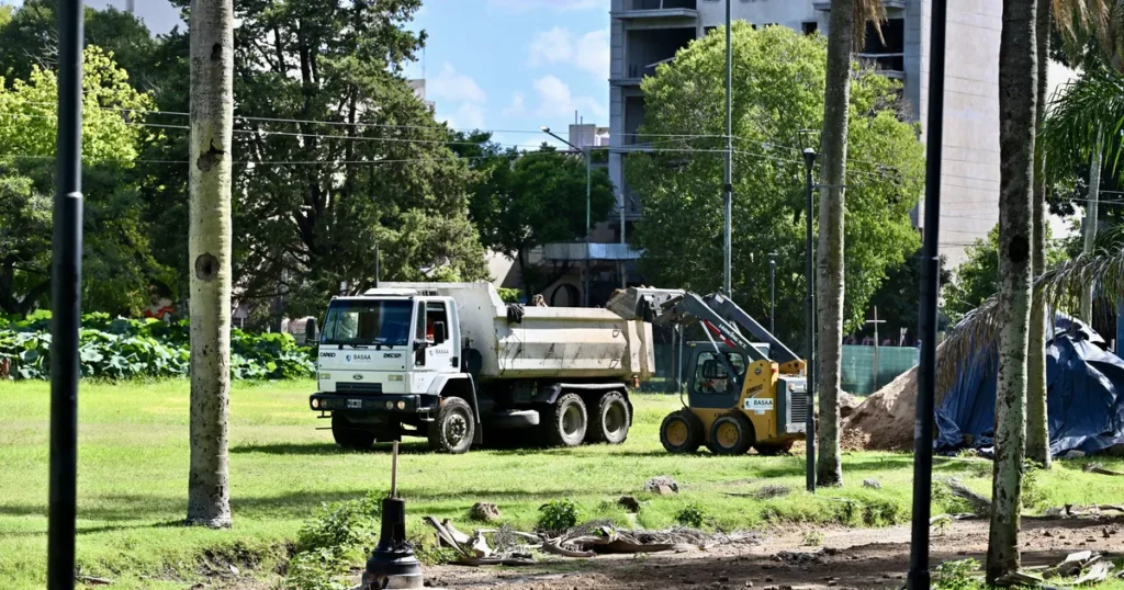 Comienzan las tareas preliminares en el Parque Saavedra antes del inicio formal de las obras de remodelación