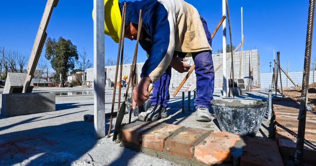 El costo de construir en La Plata subió 1,38% en julio y el metro cuadrado roza los US$ 1.500