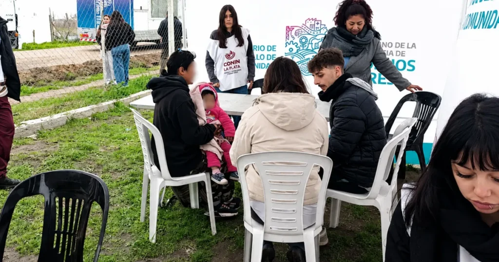 Detectaron 20 familias de Los Hornos con chicos que tienen problemas de nutrición
